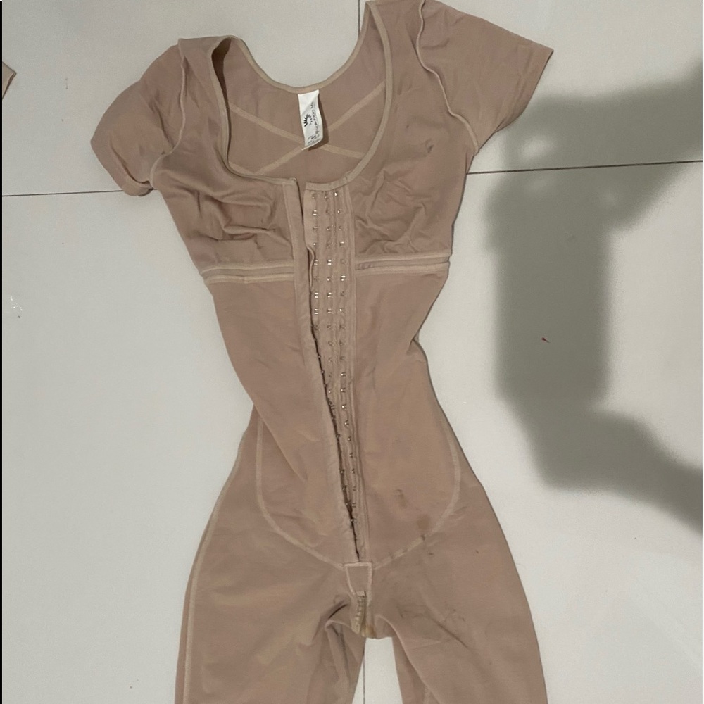 Bodysuit for after surgery